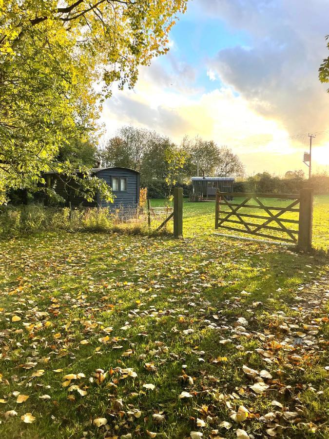 Old King William Shepherd Huts And Private Hot Tubs In North Norfolk Hunworth Exterior foto